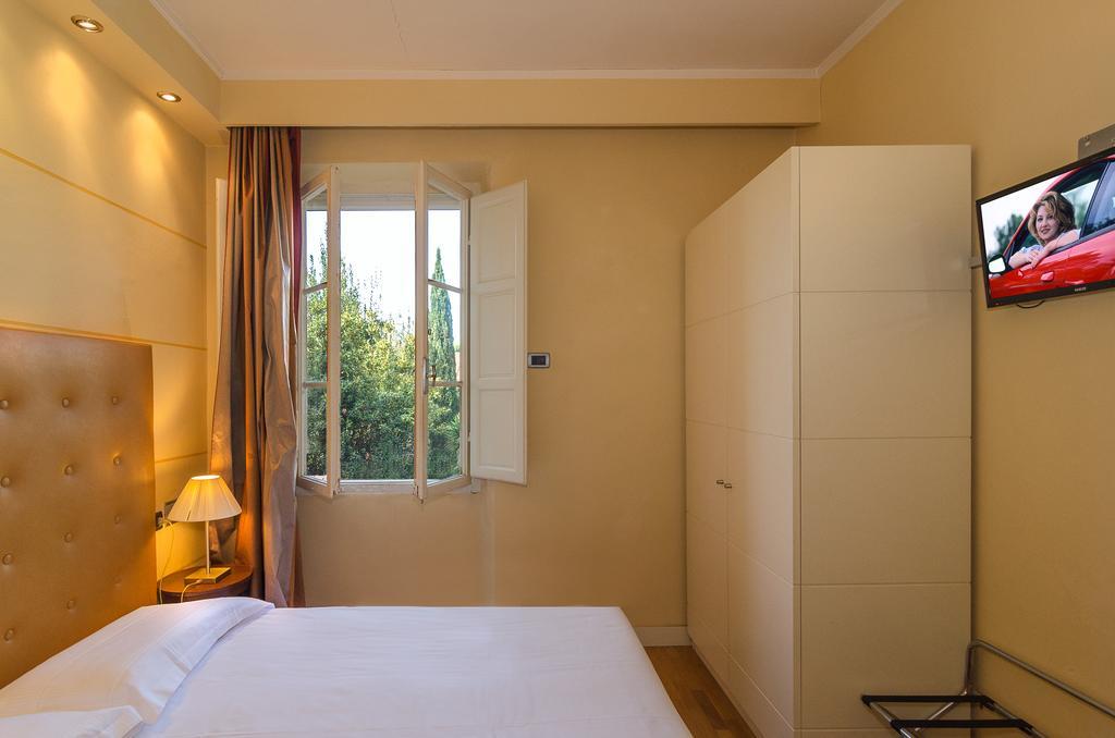 Hotel Novecento Пиза Экстерьер фото