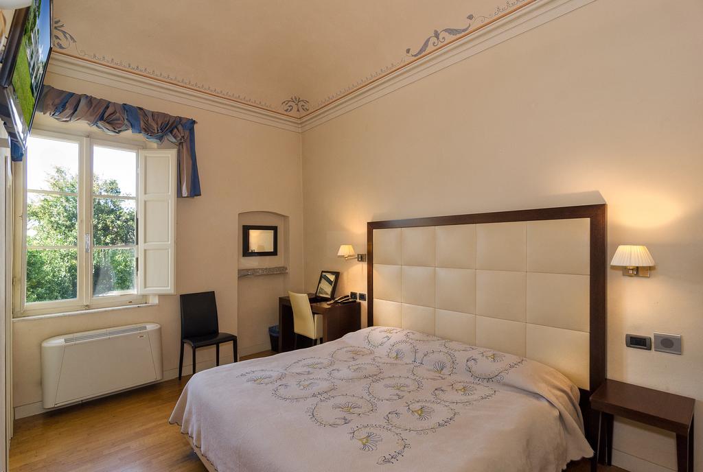 Hotel Novecento Пиза Экстерьер фото