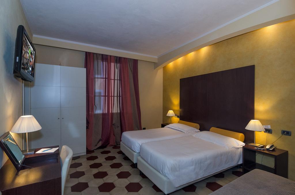 Hotel Novecento Пиза Экстерьер фото